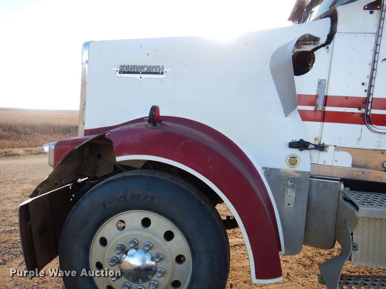 image for item LC9387 1996 Kenworth W900 semi truck