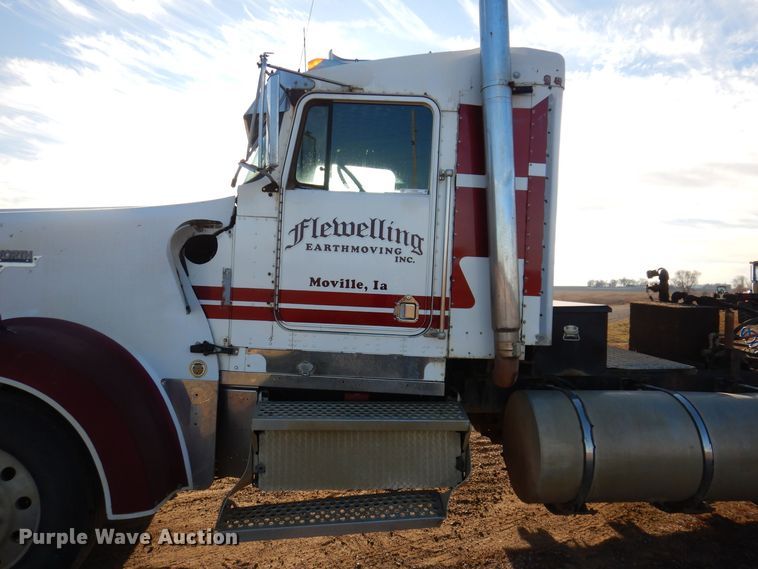 image for item LC9387 1996 Kenworth W900 semi truck