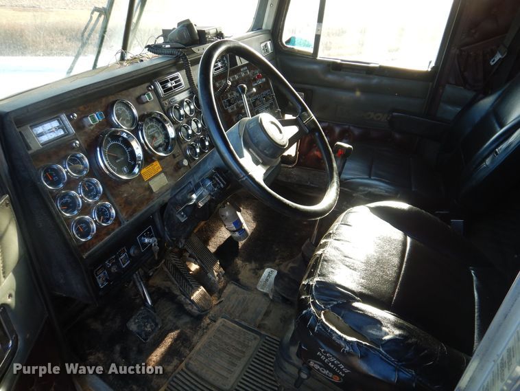 image for item LC9387 1996 Kenworth W900 semi truck