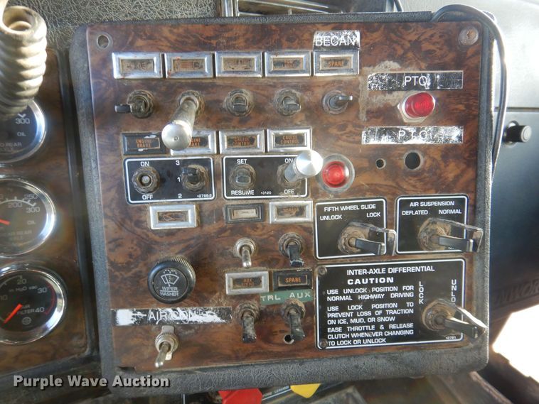 image for item LC9387 1996 Kenworth W900 semi truck