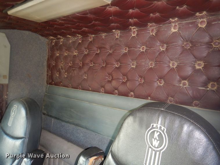 image for item LC9387 1996 Kenworth W900 semi truck