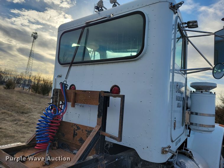 image for item LC9456 1996 Peterbilt 378  semi truck