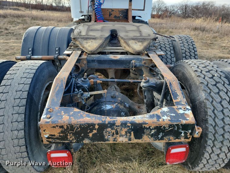 image for item LC9456 1996 Peterbilt 378  semi truck