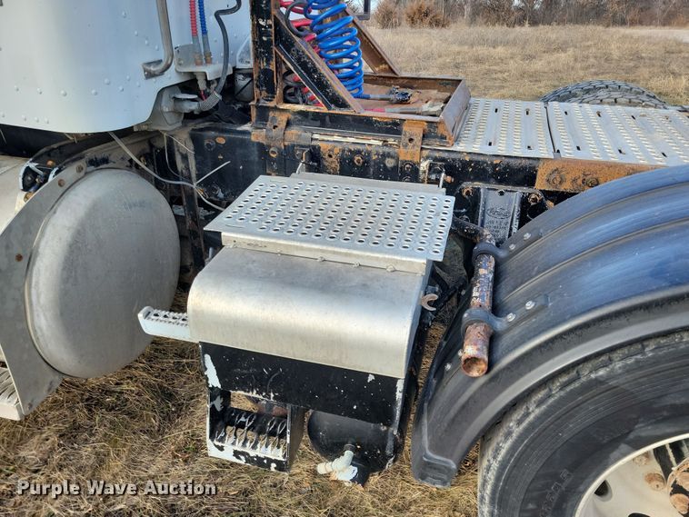 image for item LC9456 1996 Peterbilt 378  semi truck