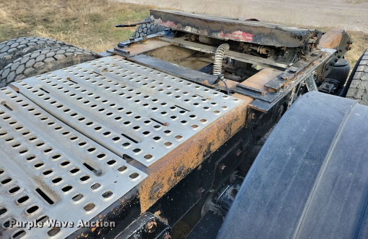 image for item LC9456 1996 Peterbilt 378  semi truck