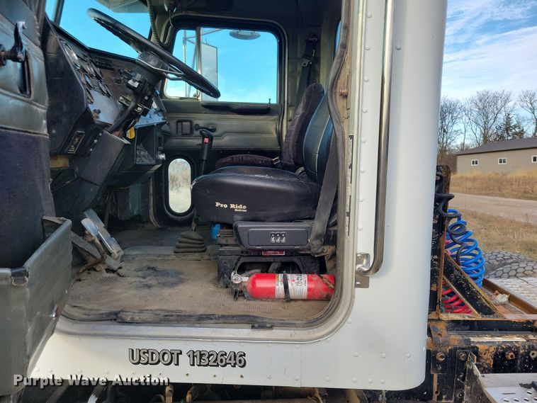 image for item LC9456 1996 Peterbilt 378  semi truck