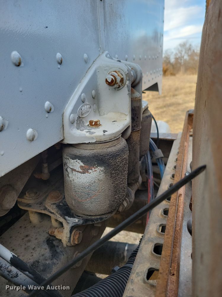 image for item LC9456 1996 Peterbilt 378  semi truck