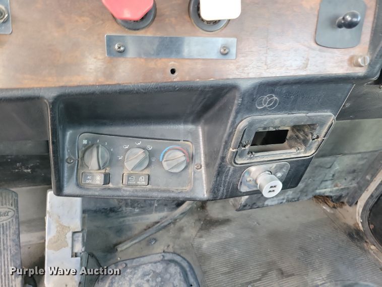 image for item LC9456 1996 Peterbilt 378  semi truck