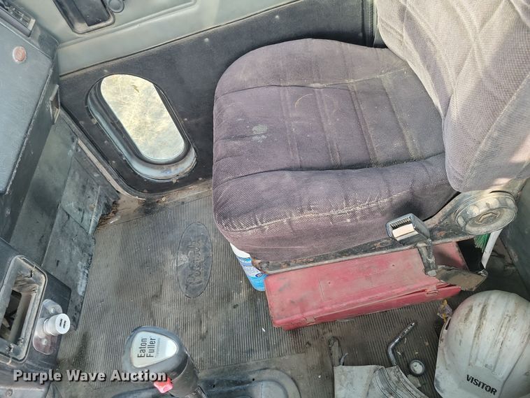 image for item LC9456 1996 Peterbilt 378  semi truck