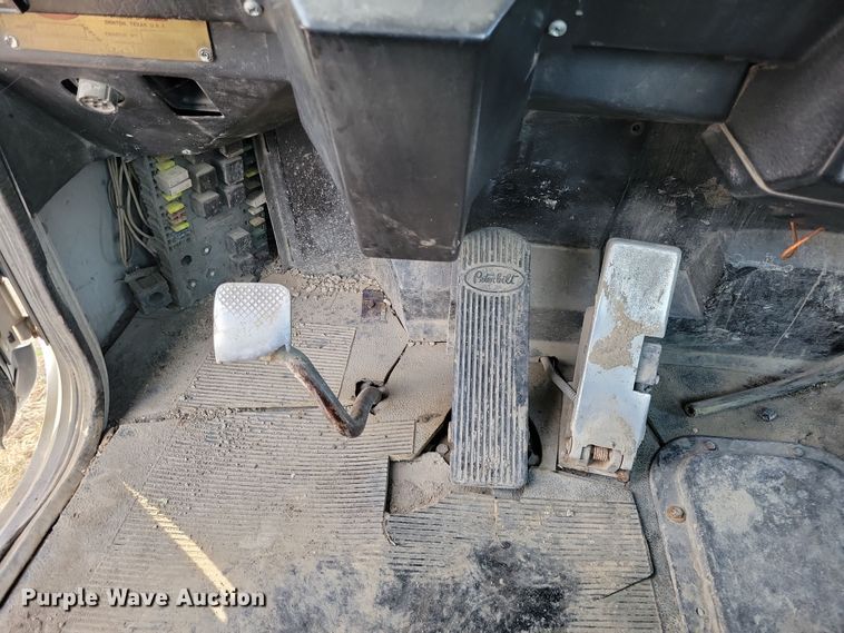 image for item LC9456 1996 Peterbilt 378  semi truck