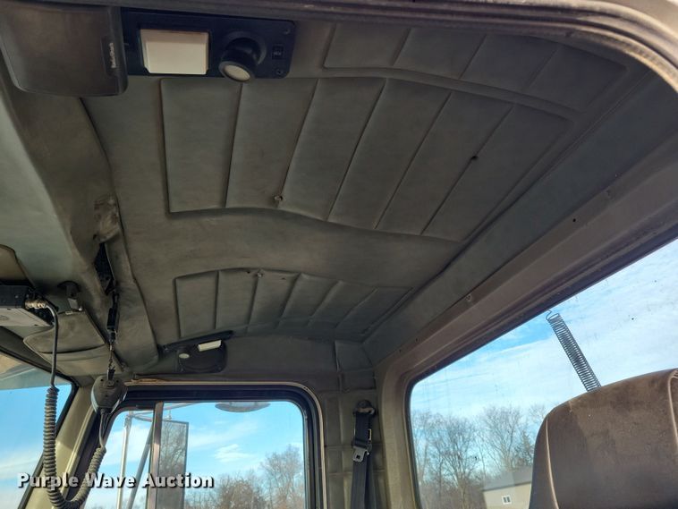 image for item LC9456 1996 Peterbilt 378  semi truck