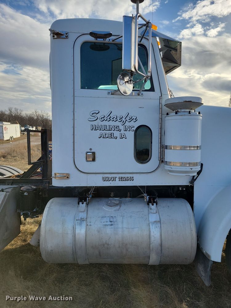 image for item LC9456 1996 Peterbilt 378  semi truck