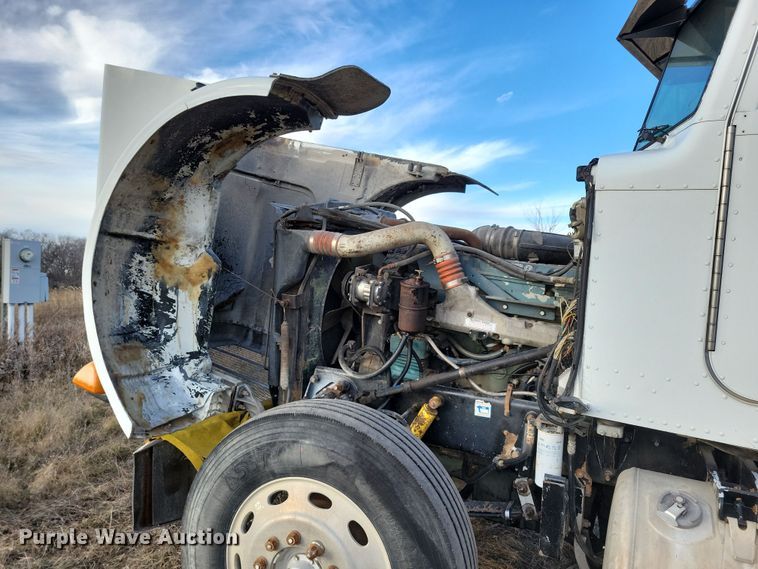 image for item LC9456 1996 Peterbilt 378  semi truck