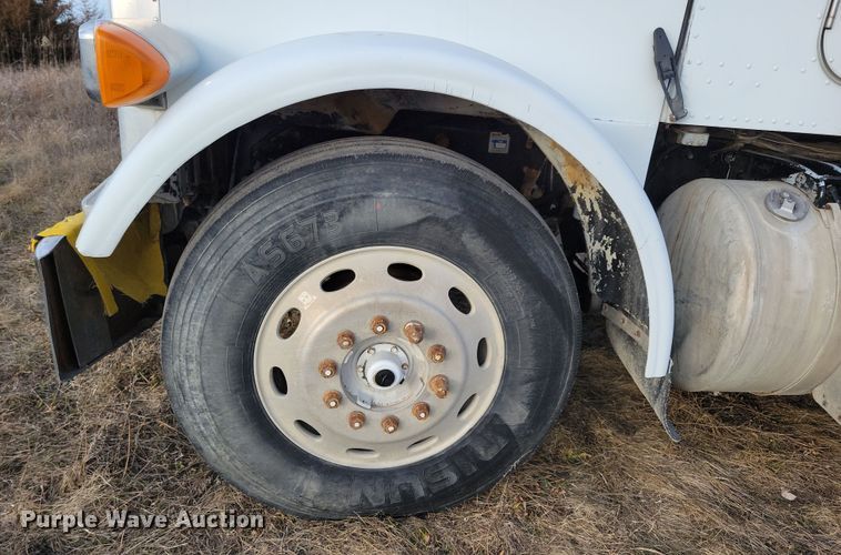 image for item LC9456 1996 Peterbilt 378  semi truck