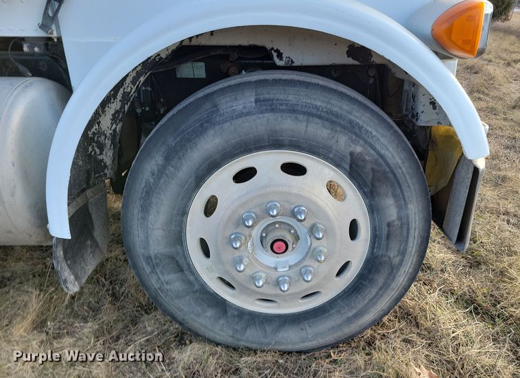 image for item LC9456 1996 Peterbilt 378  semi truck