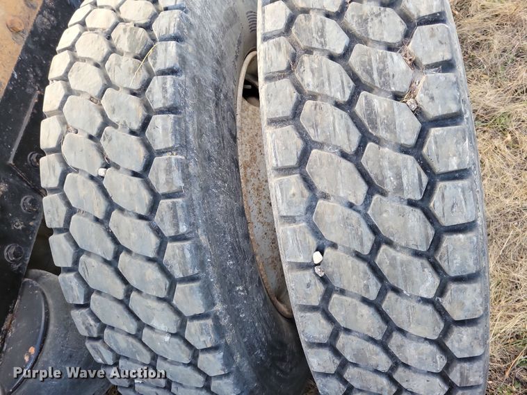 image for item LC9456 1996 Peterbilt 378  semi truck