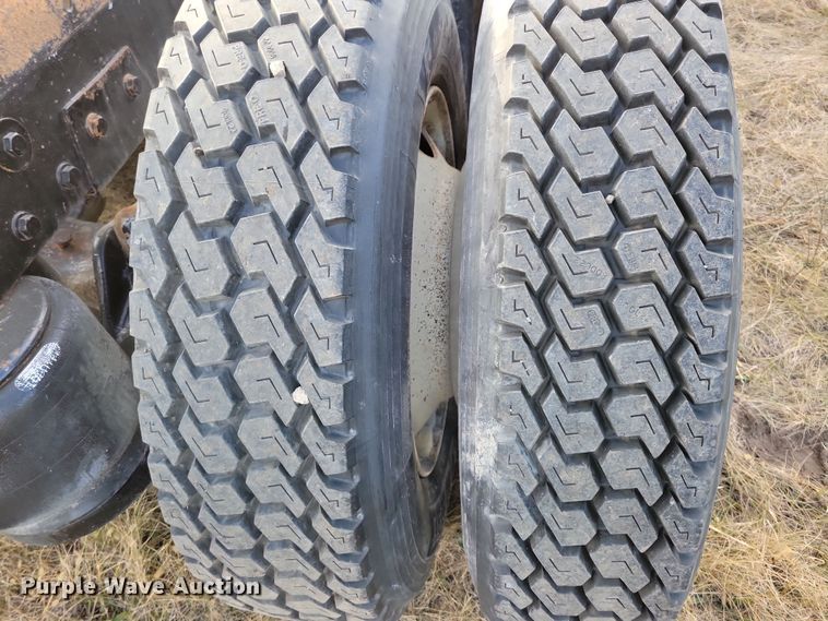 image for item LC9456 1996 Peterbilt 378  semi truck