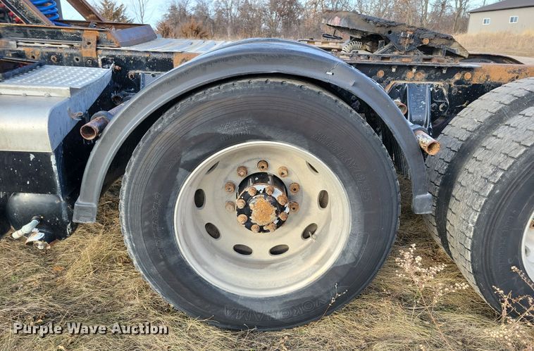 image for item LC9456 1996 Peterbilt 378  semi truck