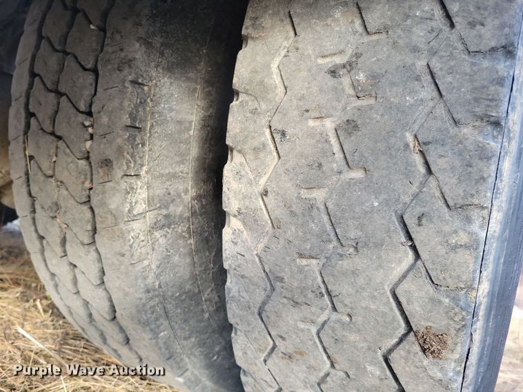 image for item LC9456 1996 Peterbilt 378  semi truck