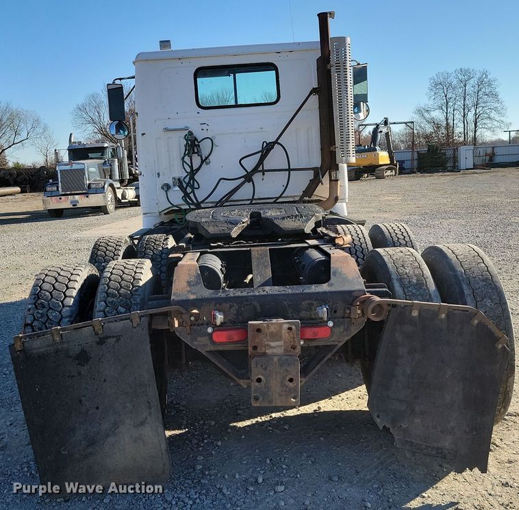 image for item LD9050 1993 WhiteGMC WGM  semi truck