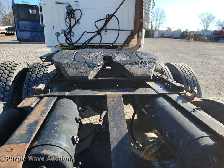 image for item LD9050 1993 WhiteGMC WGM  semi truck