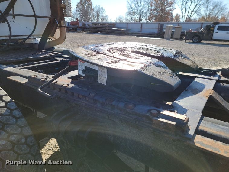 image for item LD9050 1993 WhiteGMC WGM  semi truck