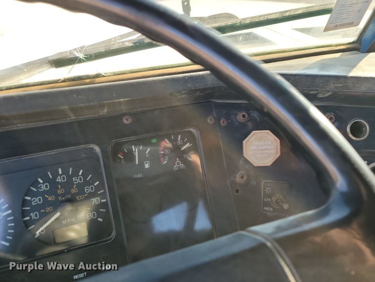 image for item LD9050 1993 WhiteGMC WGM  semi truck