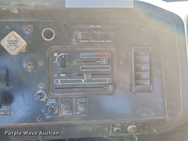 image for item LD9050 1993 WhiteGMC WGM  semi truck