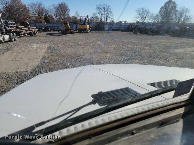 image for item LD9050 1993 WhiteGMC WGM  semi truck