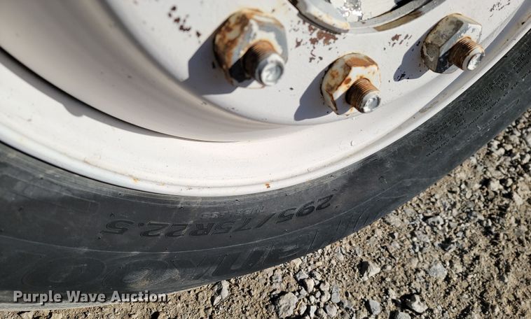 image for item LD9050 1993 WhiteGMC WGM  semi truck