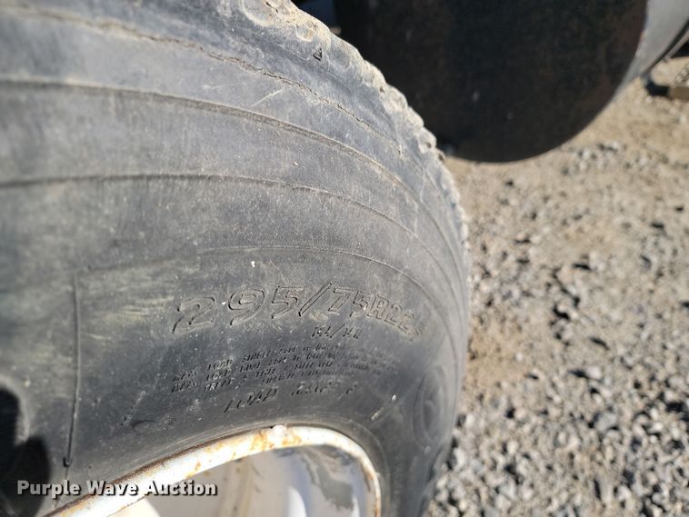 image for item LD9050 1993 WhiteGMC WGM  semi truck