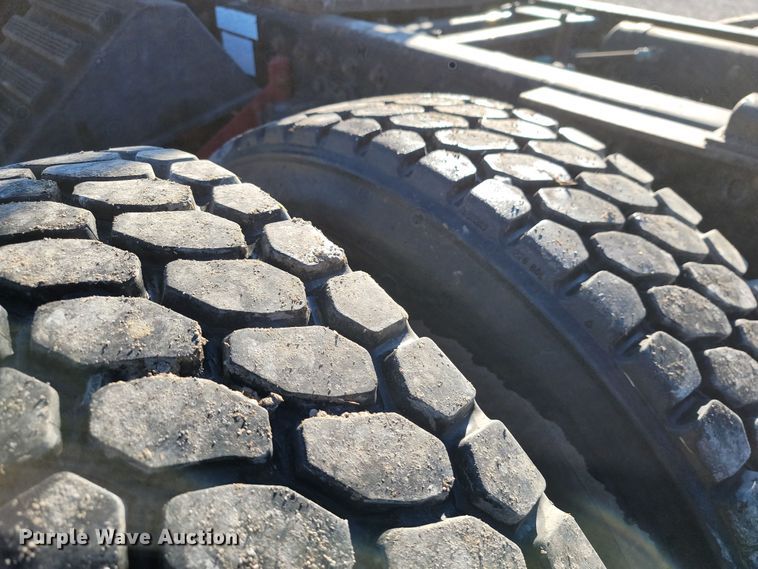 image for item LD9050 1993 WhiteGMC WGM  semi truck