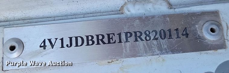 image for item LD9050 1993 WhiteGMC WGM  semi truck