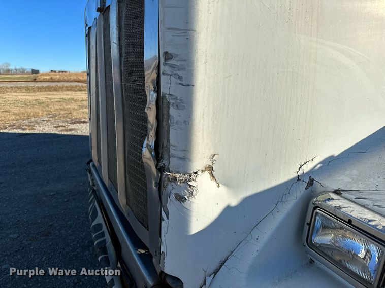 2001 Kenworth T880 semi truck in Ochelata, OK Item LD9070 for sale