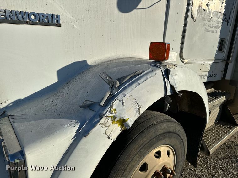 2001 Kenworth T880 semi truck in Ochelata, OK Item LD9070 for sale