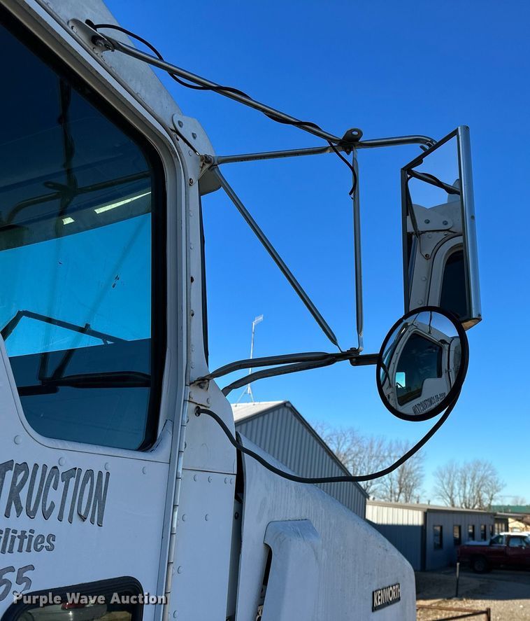 2001 Kenworth T880 semi truck in Ochelata, OK Item LD9070 for sale