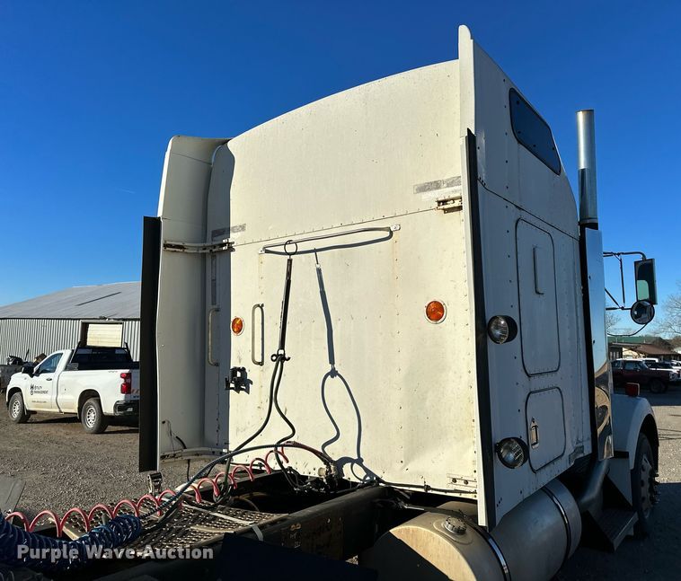 2001 Kenworth T880 semi truck in Ochelata, OK Item LD9070 for sale