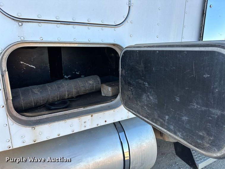 2001 Kenworth T880 semi truck in Ochelata, OK Item LD9070 for sale