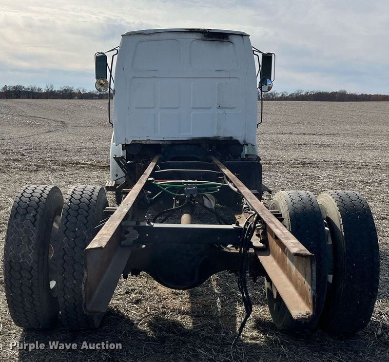 image for item LD9838 1998 Ford L8000  truck cab and chassis