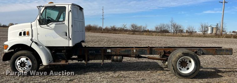 image for item LD9838 1998 Ford L8000  truck cab and chassis