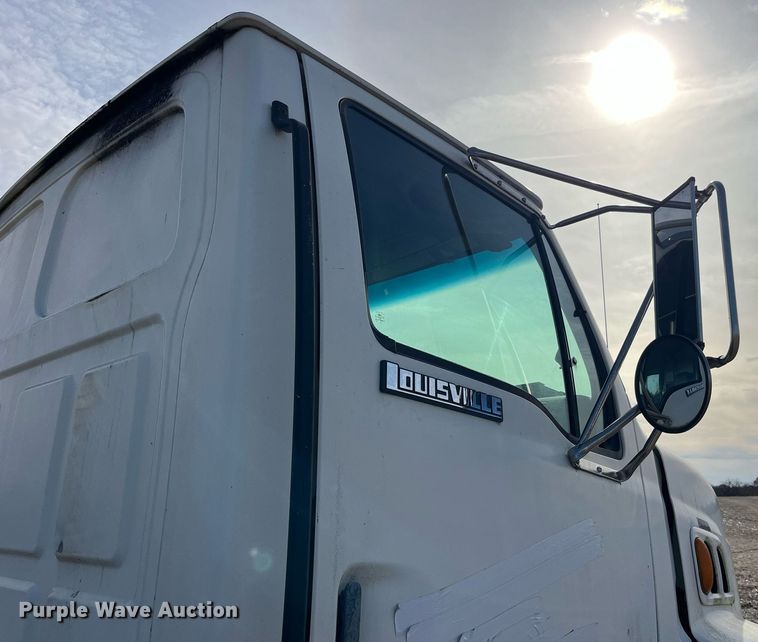 image for item LD9838 1998 Ford L8000  truck cab and chassis