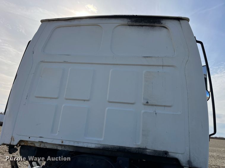 image for item LD9838 1998 Ford L8000  truck cab and chassis