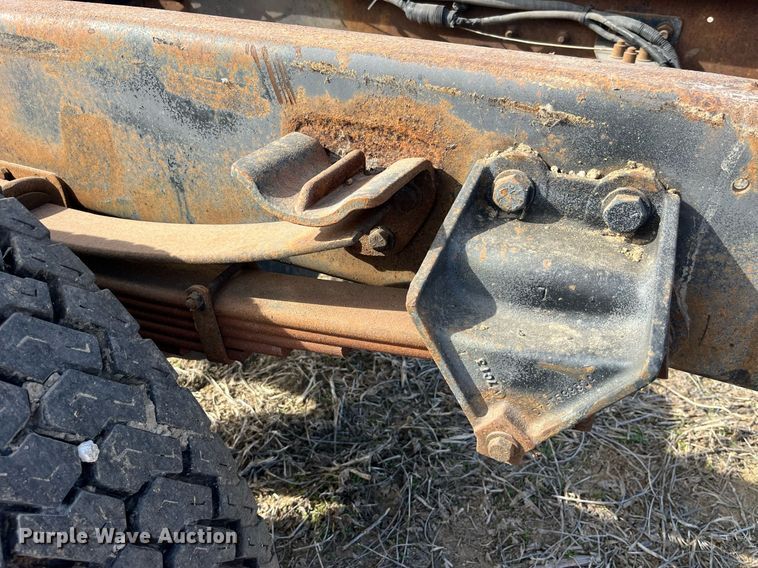 image for item LD9838 1998 Ford L8000  truck cab and chassis