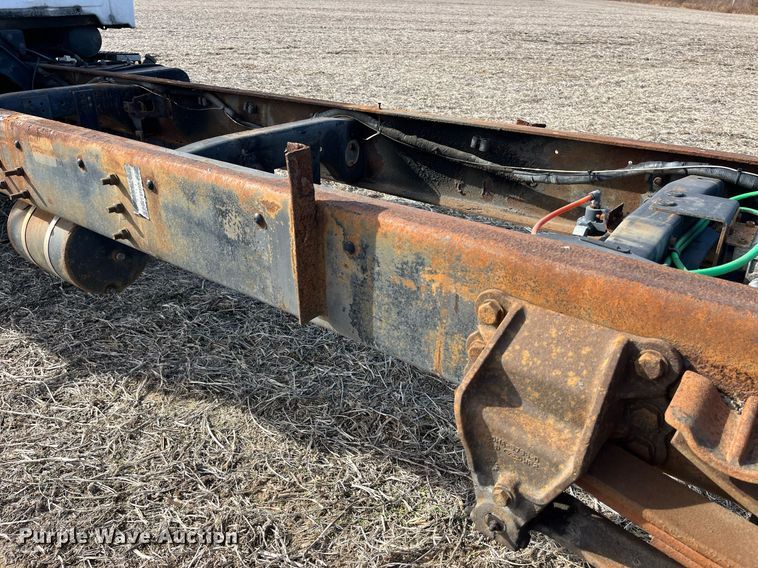 image for item LD9838 1998 Ford L8000  truck cab and chassis