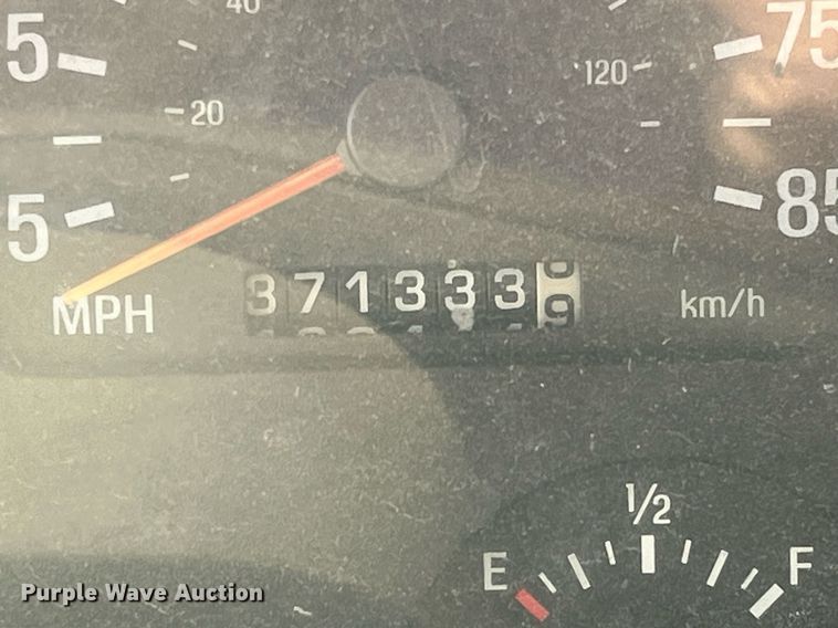 image for item LD9838 1998 Ford L8000  truck cab and chassis