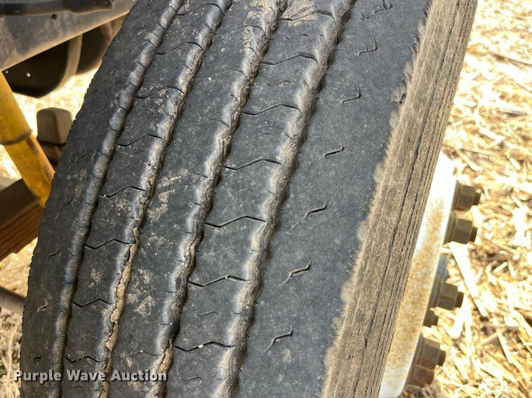 image for item LD9838 1998 Ford L8000  truck cab and chassis