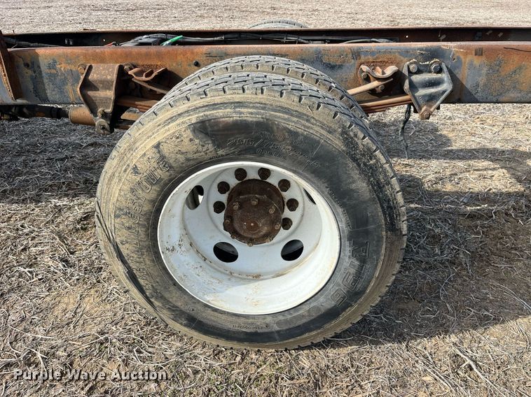 image for item LD9838 1998 Ford L8000  truck cab and chassis