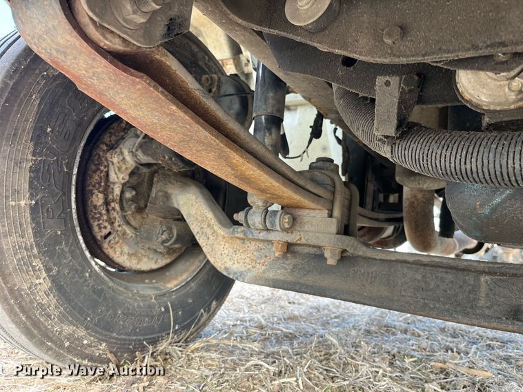 image for item LD9839 2003 International 4300  truck cab and chassis