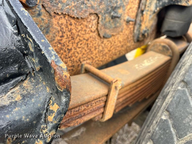 image for item LD9839 2003 International 4300  truck cab and chassis