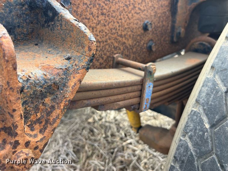 image for item LD9839 2003 International 4300  truck cab and chassis